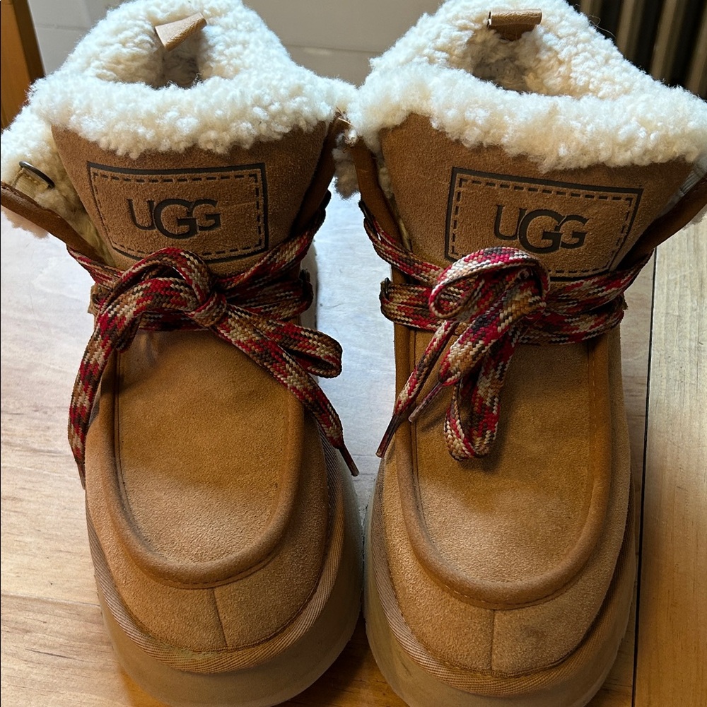 Comfy UGG Brown Boots with Multicolor Laces